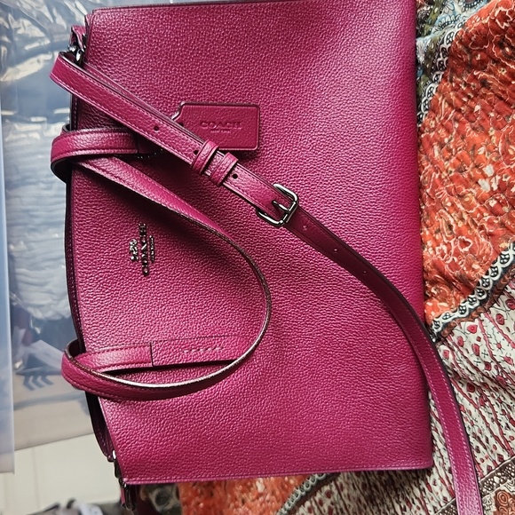 Coach Charlie Carryall - Picture 1 of 5